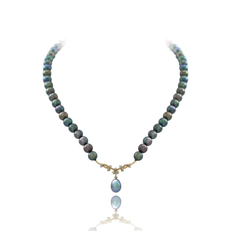 Daily Dazzle Diamond Necklace with Pearls of Tahiti - Image 3