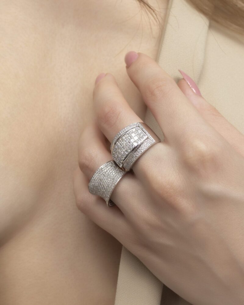 Classic Diamond Ring with Princess - Image 2