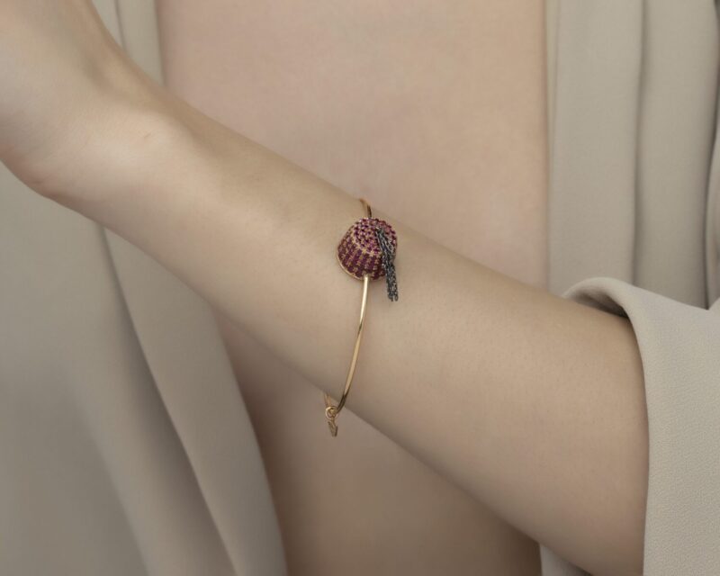 Tarboush Gold Bracelet with Ruby - Image 2