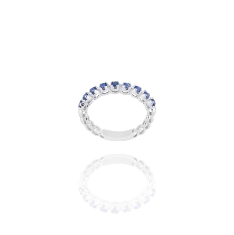 Classic Gold Ring with Sapphire - Image 3