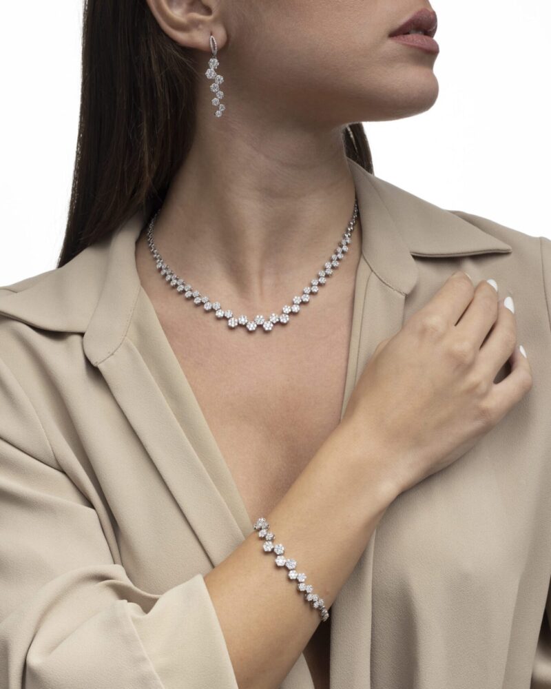 Classic Diamond Ring - Image 3