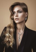 Leaves Diamond Necklace with Emerald and Sapphire - Image 3