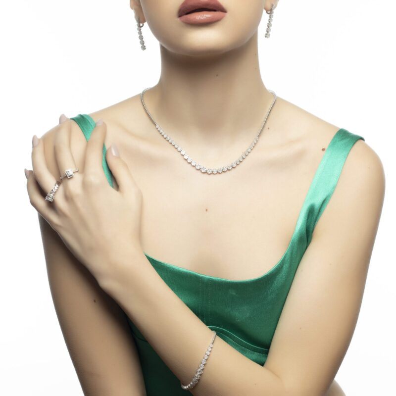 Classic Diamond Ring with Baguette - Image 2