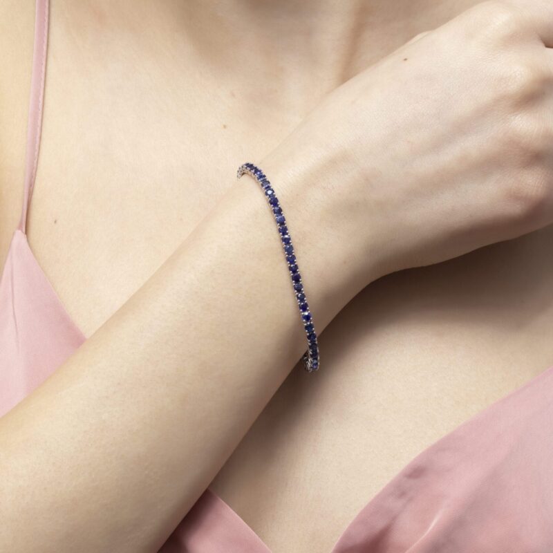 Classic Gold Bracelet with Sapphire - Image 2