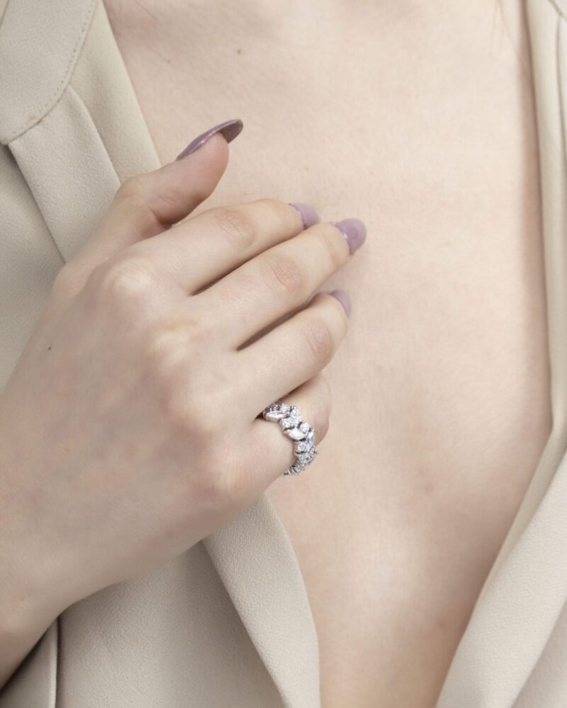 Wedding Band Diamond with Marquise - Image 3