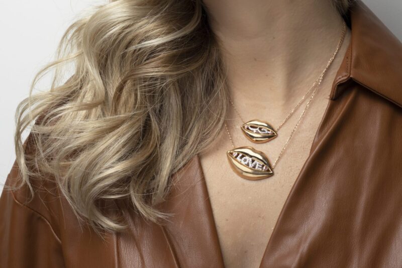 Lips Diamond Necklace Love in Arabic - Image 2