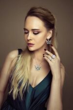 Classic Diamond Ring with Princess and Pear - Image 3