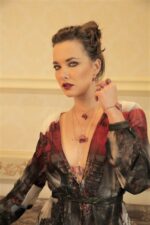 Tarboush Diamond Necklace with Ruby - Image 2