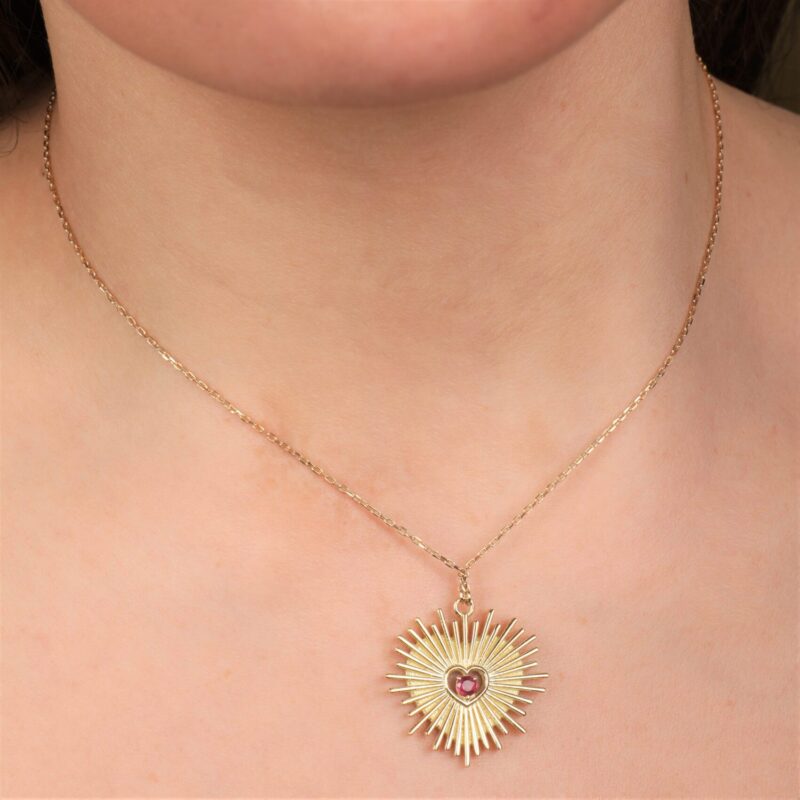 Classic Gold Necklace Heart with Ruby - Image 2