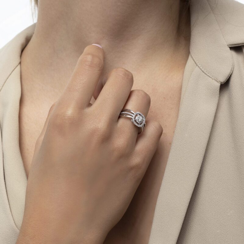 Classic Diamond Ring - Image 2