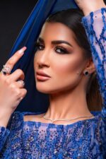 Classic Diamond Ring with Sapphire - Image 2