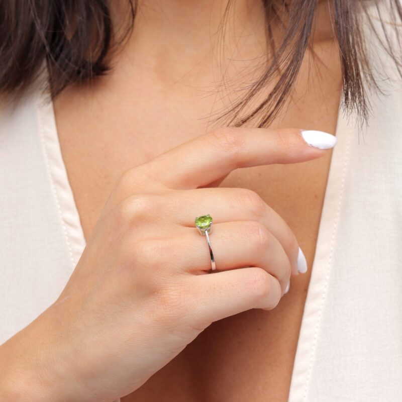 Daily Dazzle Ring With Precious Stone - Image 2