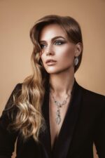 Leaves Diamond Earrings - Image 3