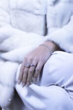 Snowflake Diamond Ring – a perfect Christmas gift for her, featuring sparkling diamonds for the New Year.