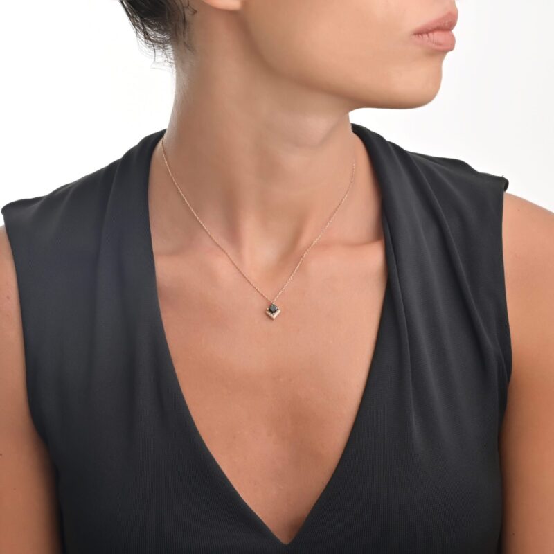 Classic Gold Necklace with Black Diamonds - Image 2