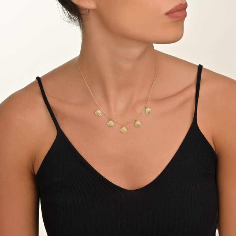 Daily Dazzle Summer Seashell Gold Necklace - Image 2