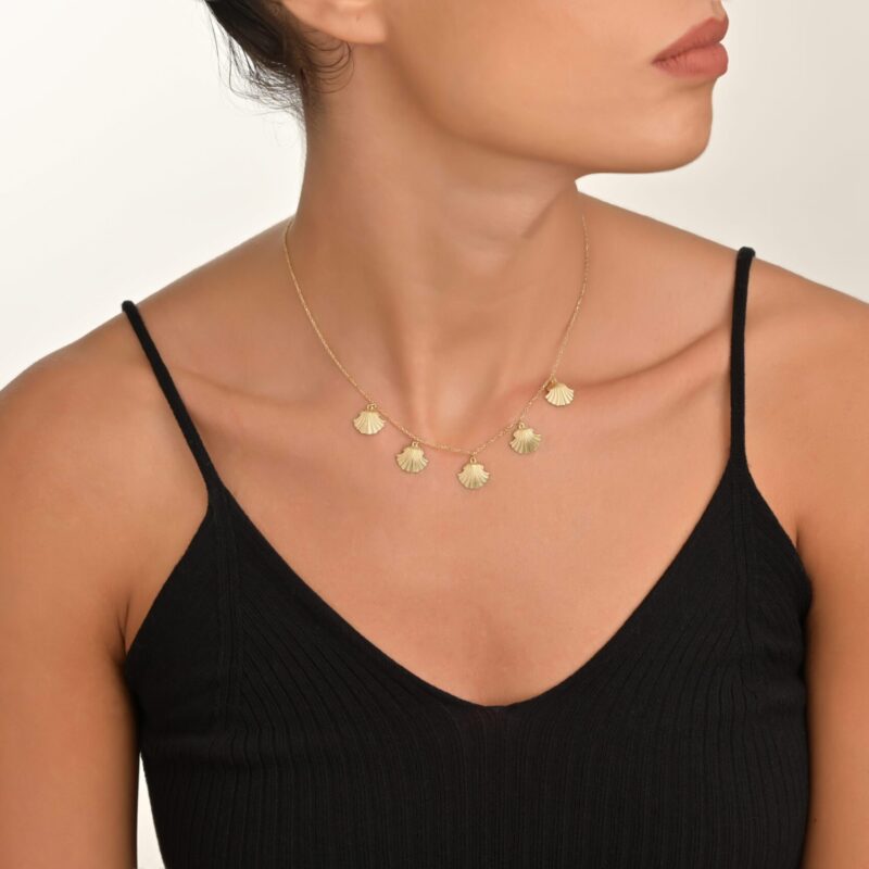 Daily Dazzle Summer Seashell Gold Necklace - Image 2